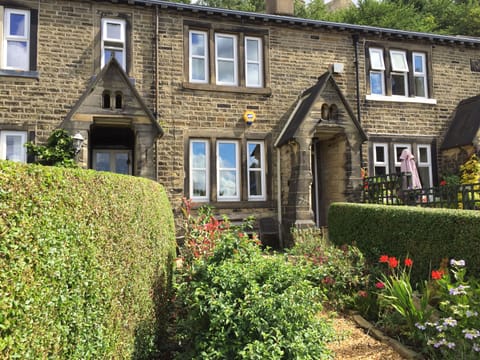 Originally a 17c farmhouse, the building was split to provide homes for dyers.