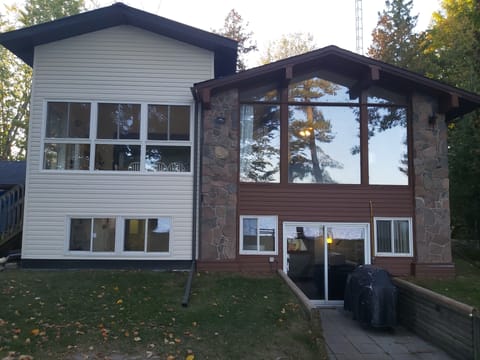 West Bay Cottage, Balsam Lake
5+ Bedrooms, 3 Full Bathrooms
Dog Friendly