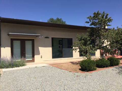 Casa de Lucero is located in a peaceful neighborhood just 3.5 miles to downtown.