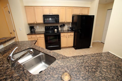 granite counter-tops in kitchen