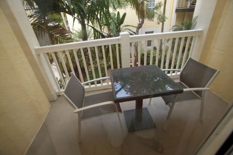 patio table & chairs