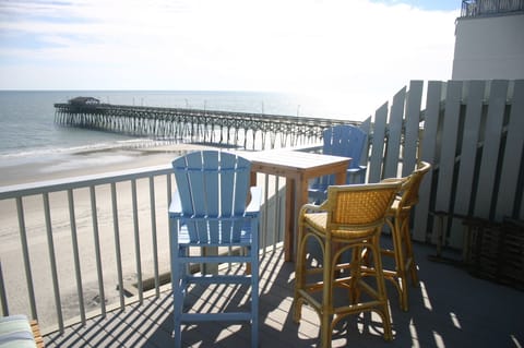 upper deck Garden City Beach Pier