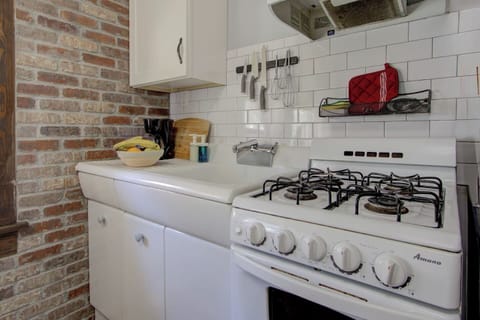 Fully equipped kitchen.