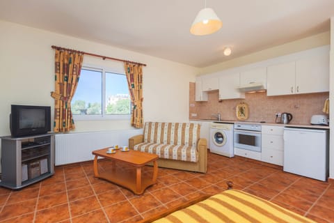 Studio 001 Kitchen Area