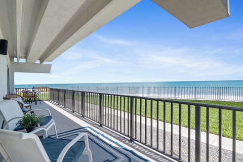 Enjoy your morning coffee looking at the sunrise on the large patio.