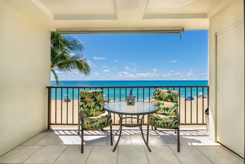 UNBELIEVABLE VIEW OF OCEAN, BEACH, & SUNSETS GALORE!