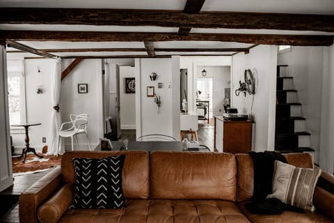 Original wood beams  (photo by @laurapinckard)