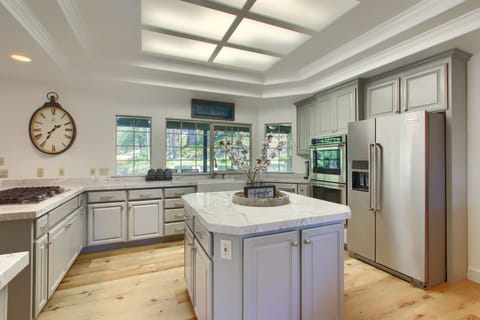 kitchen with new stainless appliances and quartz countertops