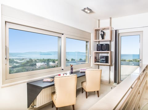 Villa Mariposa - Relaxing reading spot with amazing view.