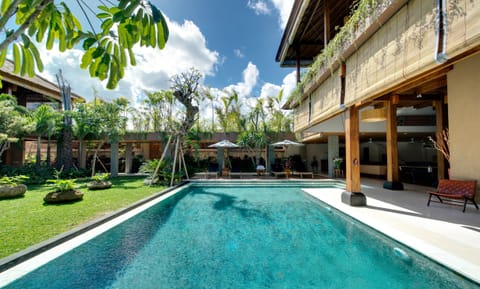 Private 6BR Villa by the beach,Seminyak