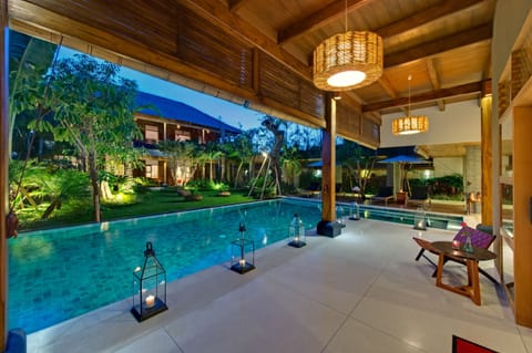 Spacious 9BR villa by the beach Seminyak