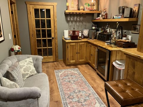 Cocktail bar area lower level
