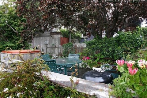 Garden Deck with Hot Tub, Patio Table w/chairs and Bar-B-Cue