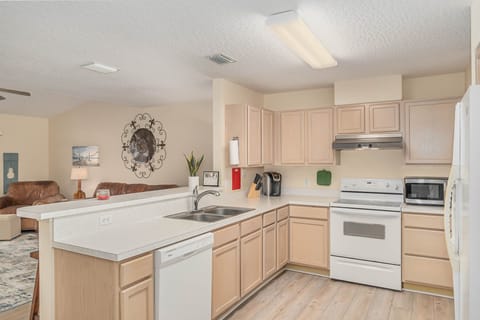 full kitchen open to the great room, fully stocked