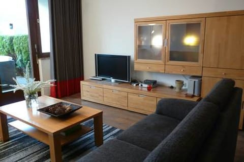 main sitting room with views of Schmittenhohe!