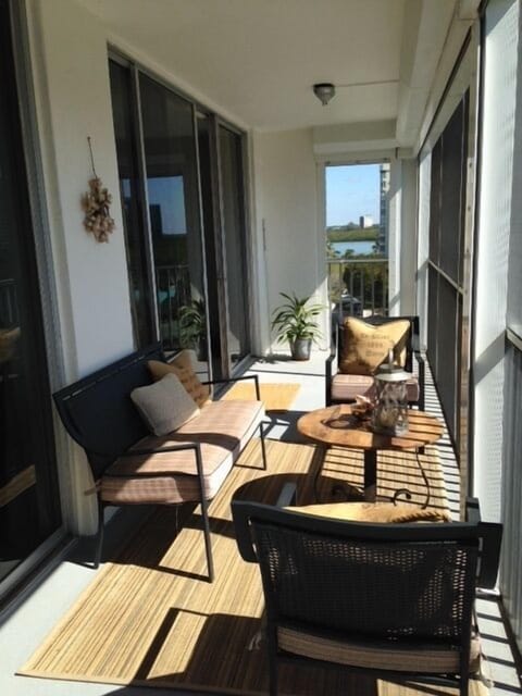 Lanai with plenty of sun.