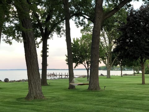 rest and relax in the 6+ acre yard - lakeside 