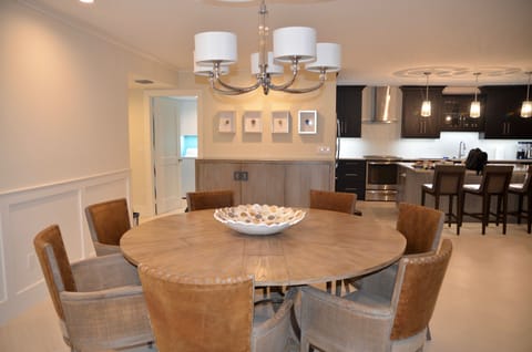 Entry, laundry off off entry area opens to kitchen/DR/LR.