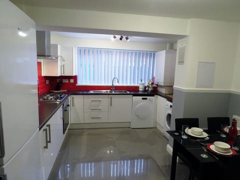 Modern Contemporary Kitchen