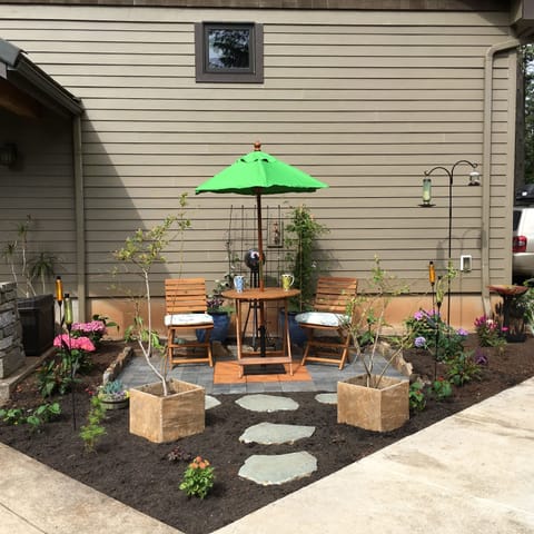 Apartment seating area