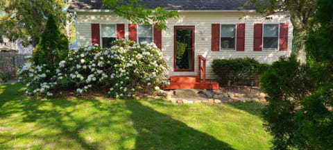 Charming 3-bedroom Cape near Sengie pond