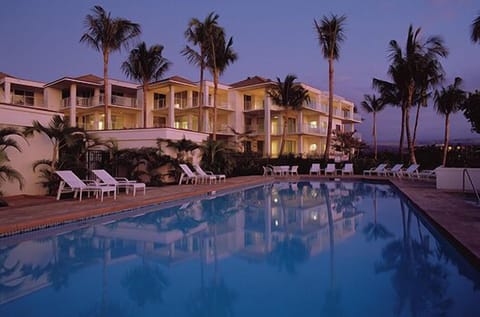 Vista pool in the evening