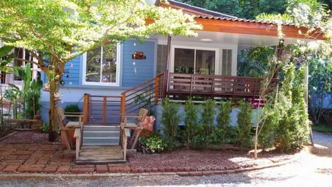 Maple Cottage near the sea