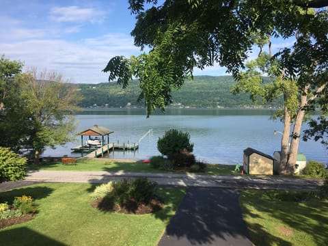 100 ft beachfront; level plot