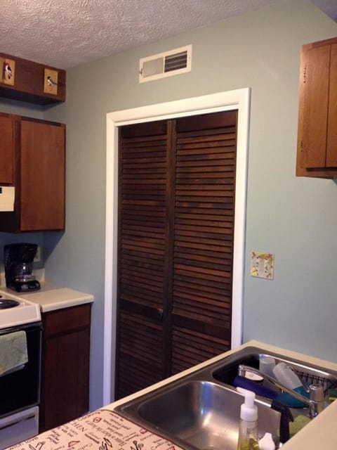 Pantry with washer/dryer