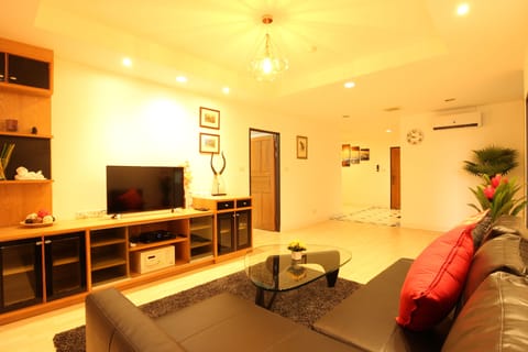 2BR. Spacious, BTS 5 min, Family & Group
