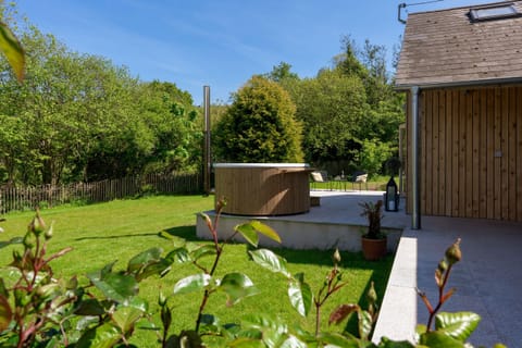 Fresh Escapes - Sunnybrook - Eco House - woodfired Hot Tub - Shaldon