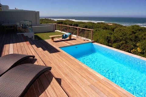 Stunning Views of the Indian Ocean