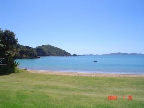 Mahinepua beach/Cavailli Islands