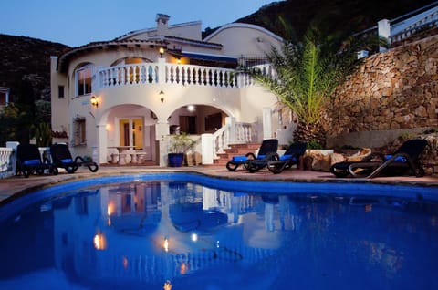 Villa Fleur. Summer kitchen and large terraces