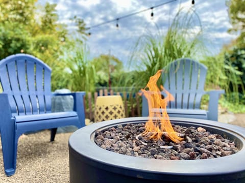 Fully-Fenced Yard w/ Firepit, Hot Tub, Stock Tank Pool, Grill & Picnic Table