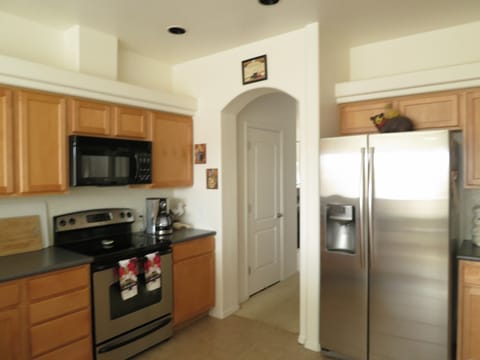 Newer Stainless Steel Appliances!