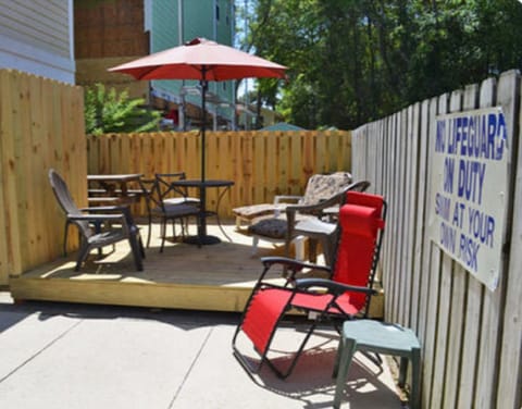 Private Pool / Deck Area