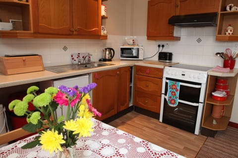 Welcome to the Lower Byre Apartment …..