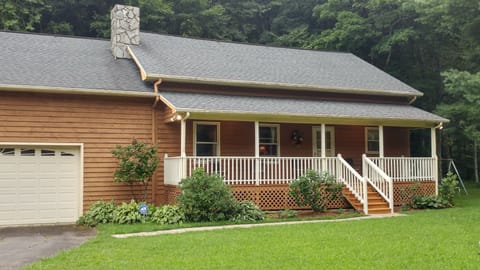 Flat yard, on mountain stream, easy access in winter, close to Boone & shopping.
