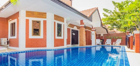 villa 4 beds near walking street & beach