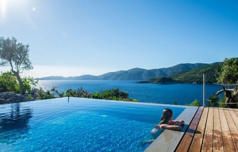 Exclusive Luxurious Waterfront Villa Del Mar