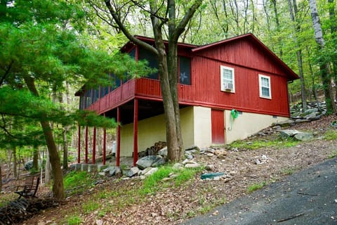 We Welcome You to Moonridge Cottage!