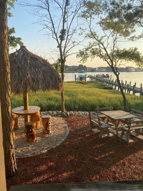 Tiki bar overlooking Bay 