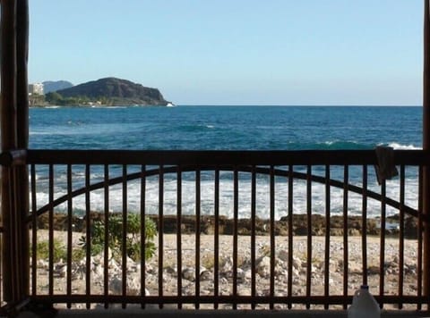 SANDY BEACH, ocean and valley views, mountain views, the best views in Makaha!!