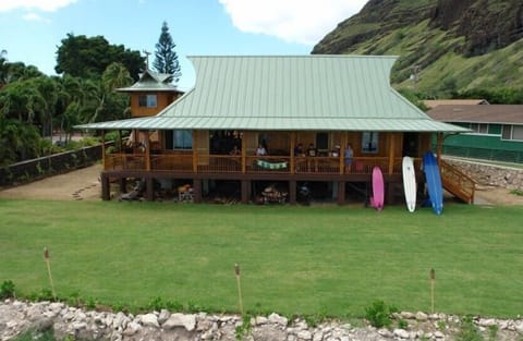 Beachfront Bamboo Estate on the surf break at Makaha!!