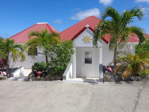 Entrance to Villa Bonjour