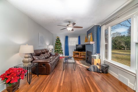 Great light in the living room, Cozy fireplace