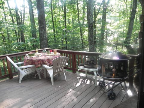 Enjoy coffee in the mornings while overlooking Washington National Forest!