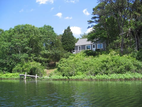 Pondfront cottage