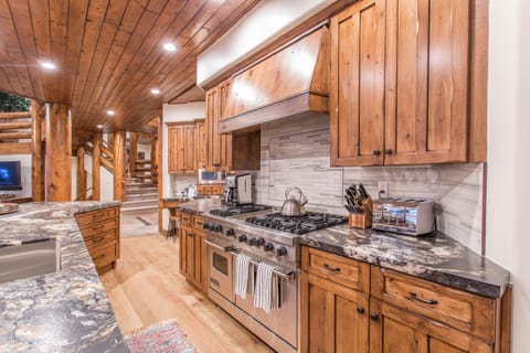 Fully Equipped Gourmet Kitchen